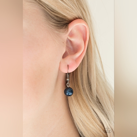 Color Me CEO Necklace - Picture 2 of 3